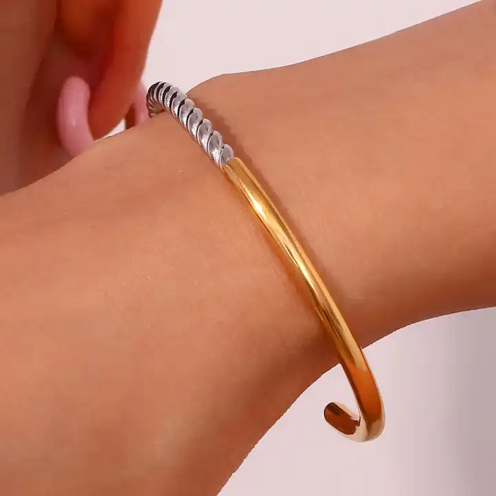 Half-Twisted Open Bangle