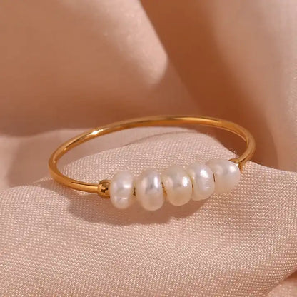 Dainty Elegant Natural Pearl Ring