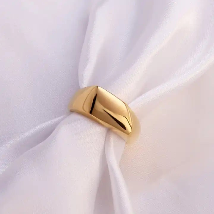 Oval Curved Ring