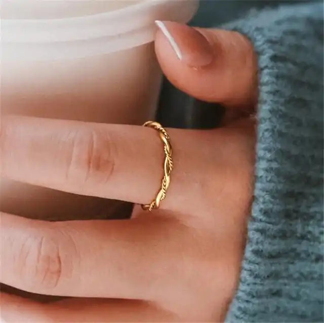 Double Line Twisted Ring