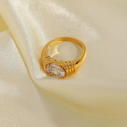 Oval Diamond Croissant Twisted Ring